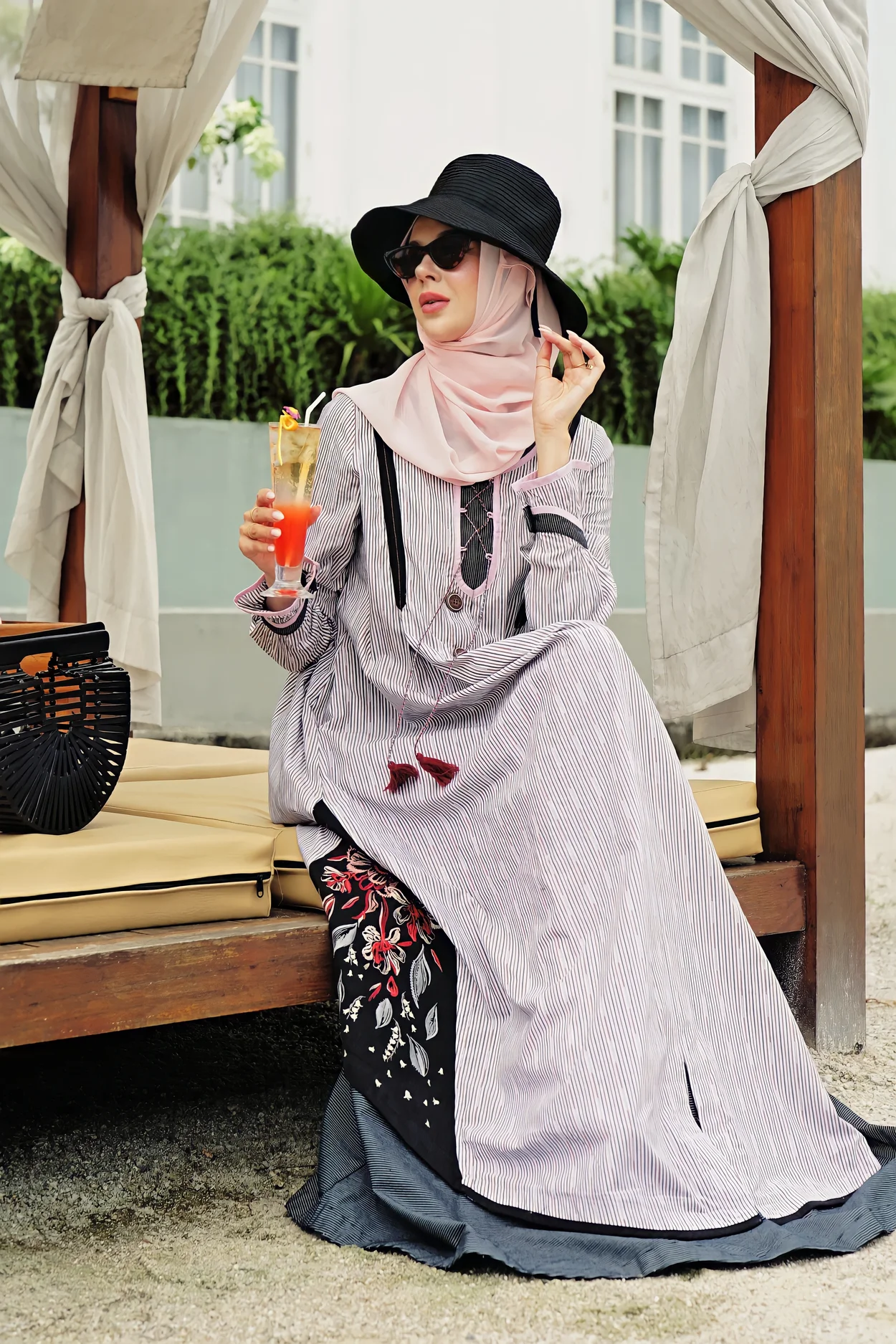 TH-1225001 (COVER)_webp_o