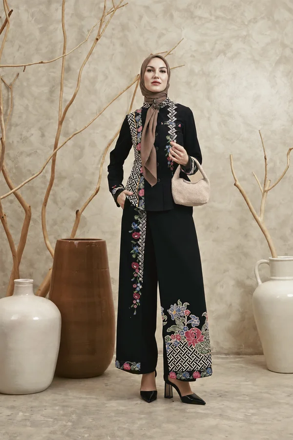 Celana Batik Armani - Hitam