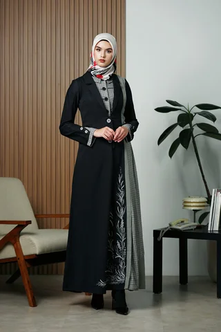 Gamis Blair