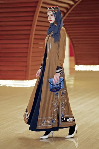 Tuneeca Gamis Mahin Esfahani